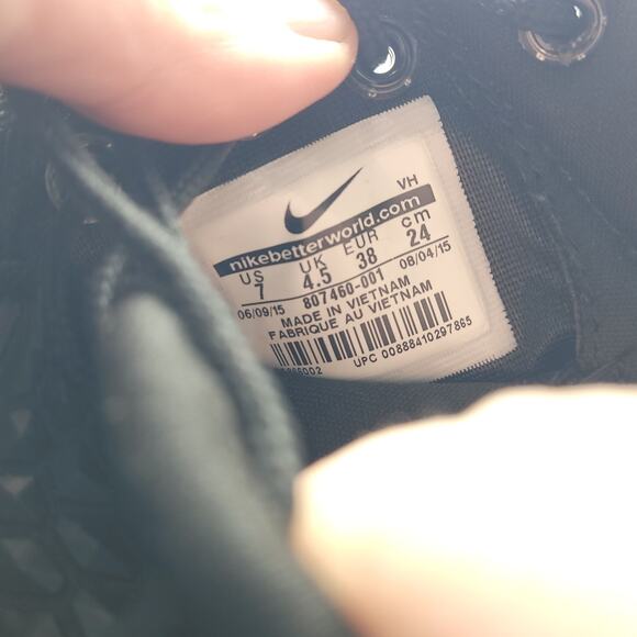 Nike Roshe One DMB Triple Black 807460-001 women's size 7 - Picture 9 of 9